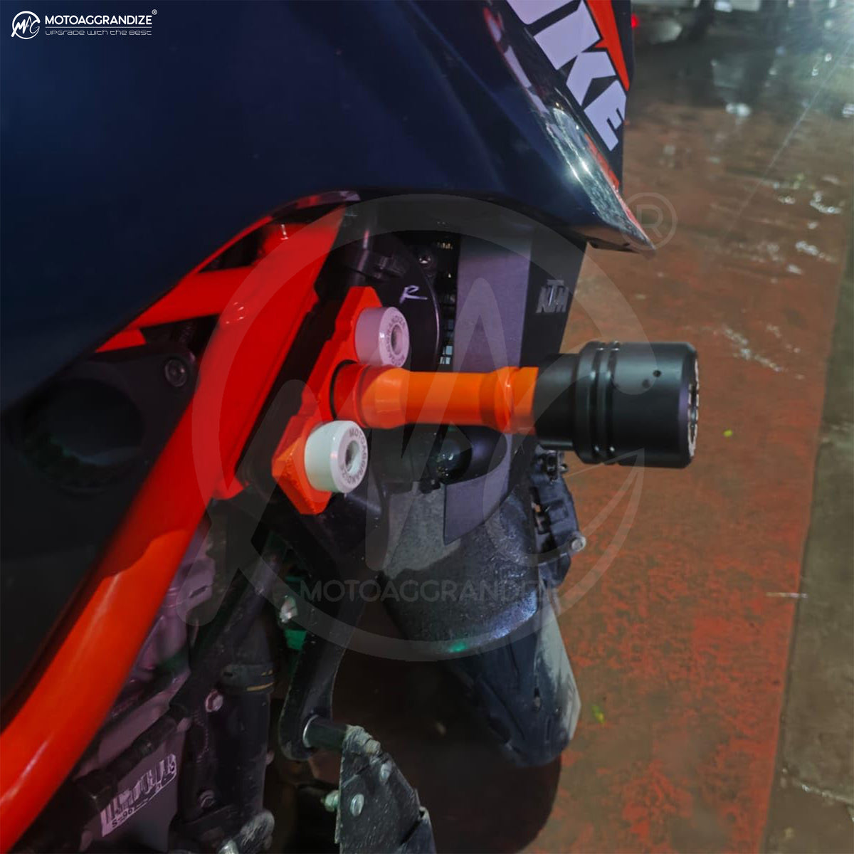 Motoaggrandize Frame sliders/ Crash Protectors for KTM Duke 250| 350| 390R Gen 3 (2024+)
